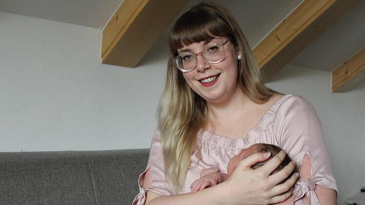 Seline Steinhäuser ist Hebamme im Landkreis Kronach. Anna-Lena Deuerling
