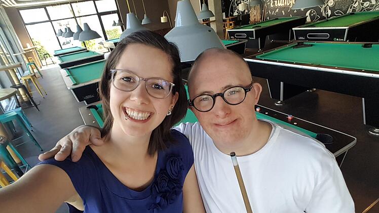 Verena und Lukas bei einem Ausflug ins Sportland