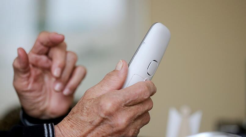 98-j&auml;hriger Rentner durchschaut Telefonbetrug und ruft die Polizei
