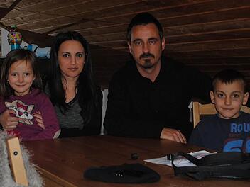In Riedenberg gut angekommen: eine der fünf Asylbewerber-Familien aus dem Kosovo (auf Wunsch nennen wir keine Namen). Foto: Evelyn Schneider