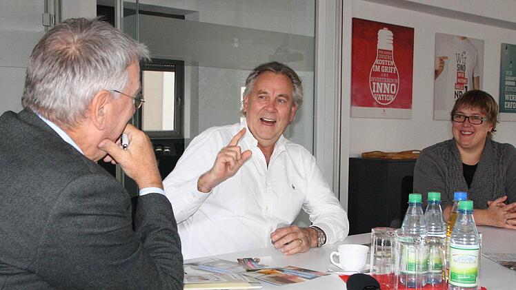 Albert Duin im Gespräch mit Paul Ziegler und Annett Lüdeke.  Foto: Ralf Ruppert