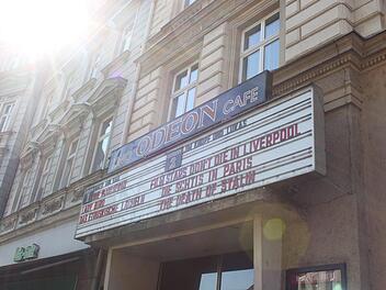 Fernab vom Multiplex-Kino-Standard: Kleine Kinos in Franken wie das Bamberger Odeon (Foto) versprühen ihren eigenen Charme.  Foto: Jann Weckel