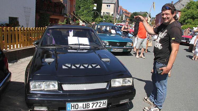 Udo Böhm aus Helmbrechts hat einen Fuchsschwanz am Schlüsselbund. Für einen echten Mantafahrer gehört das schließlich dazu.