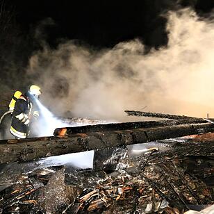 Großeinsatz: Scheunenbrand in Seigendorf