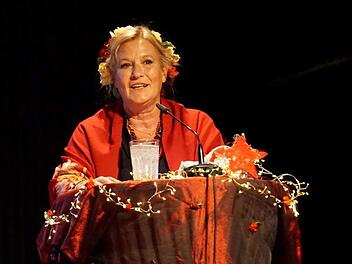 Suzanne von Borsody las aus der Korrespondenz Frieda Kahlos.     Foto: Pascale Ferry