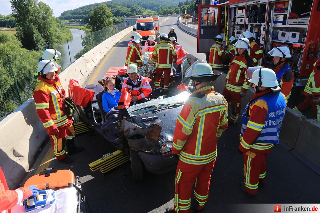 Großübung auf A73 bei Breitengüßbach