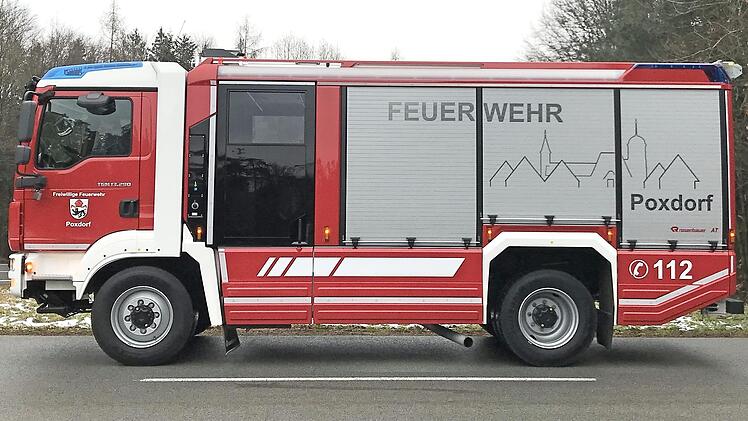 Das neue Poxdorfer Feuerwehrfahrzeug LF 10  Foto: Wouter Holland