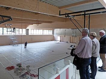 Die Arbeiten in der Doppelturnhalle verzögern sich wegen Lieferengpässen.