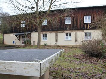 Wie geht's weiter mit der einstigen Schule im Bramberg? Zwei Ortsvereine möchten sie nutzen, könnten es auch, wenn sie die Betriebskosten übernehmen.    Foto: Ralf Kestel