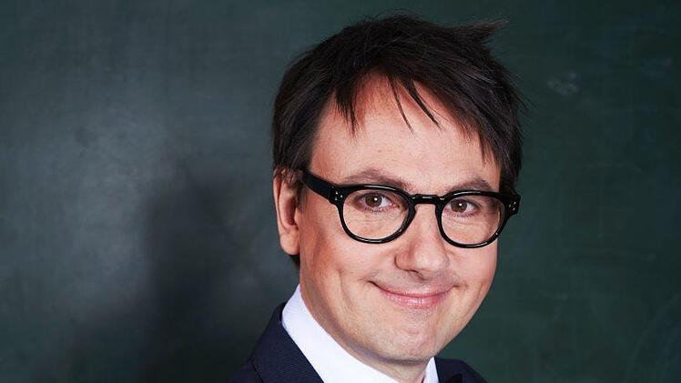 Sebastian Schnoy steht f&uuml;r "niveauvolle Unterhaltung mit Hintergrund" und nimmt bei der Museumsnacht den Adel aufs Korn.Franca Wrage