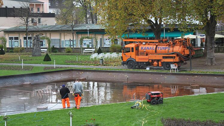 Derzeit wird der Brunnen gereinigt.