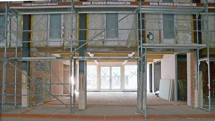 Noch ist viel zu tun, ehe die ersten Veranstaltungen im "Kulturbad" von Witzmannsberg über die Bühne gehen können. Foto: Rainer Lutz