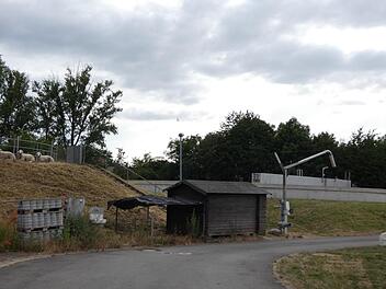 Die Kläranlage für die Kommunen Zeil und Sand in Zeil muss für die Klärschlammtrocknung aufgerüstet werden. Das kostet Geld. Christian Licha
