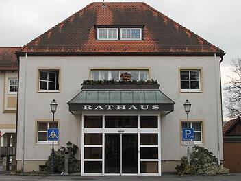 Wer zieht am 1. Juli als Nachfolger von Dieter Adam in das Mainleuser Rathaus ein? Foto: Jürgen Gärtner