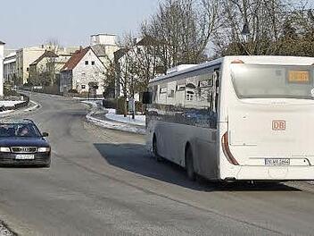 Sie kommen weiter alle 60 Minuten: Der Kreisausschuss für Umwelt, Energie und Mobilität hat gestern den Weg dafür frei gemacht, dass die Busse der Linie 8306 auch künftig im Stundentakt nach Weidhausen fahren. Foto: Berthold Köhler