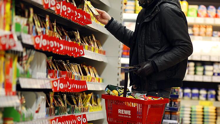Rewe testet ein neues Mehrwegpfandsystem.