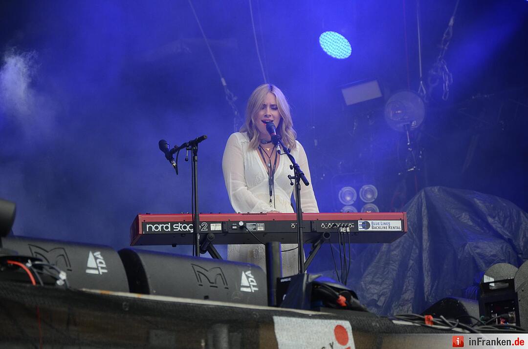 Rock im Park 2016 - Walking On Cars