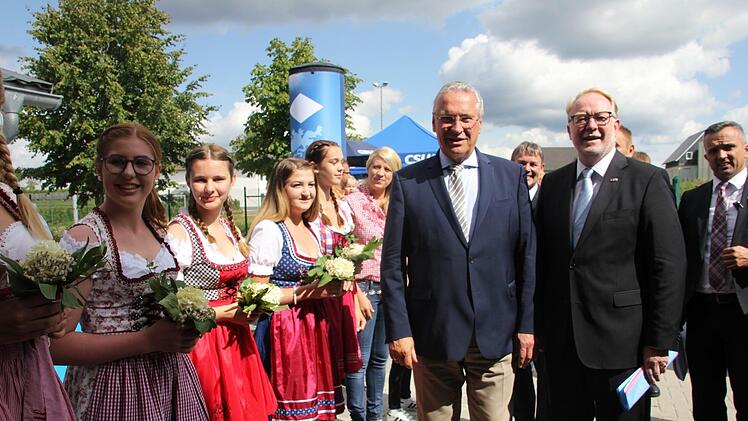 Eindrücke vom Ministerbesuch in Neufang. Foto: Veronika Schadeck