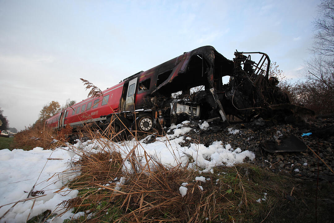 Tagbilder: Zugunglück in der Oberpfalz