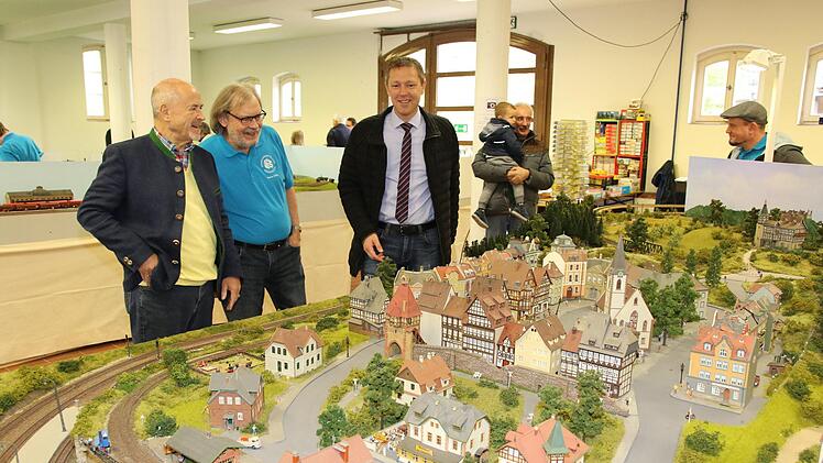 Heike, Gillde und Steiner an der Vereinsanlage