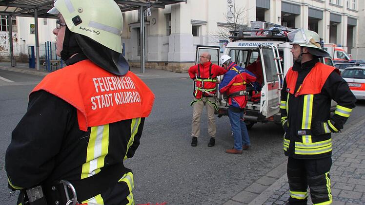 Die Bergwacht kann ihre Ausrüstung wieder ablegen.