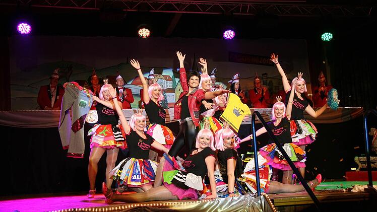 Shopping-Wahn in der Marktgemeinde: Die Formation Generation II vom TanzRhythmus wurde fündig.