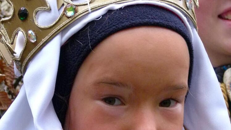 Die siebenjährige Mathilda als König Melchior Marion Krüger-Hundrup