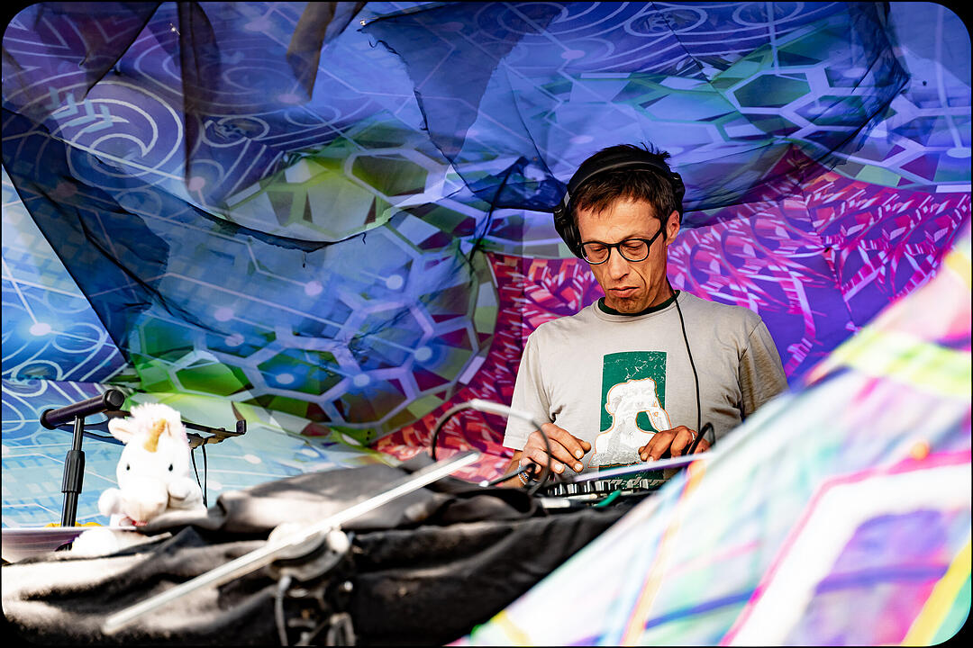 Love, Fire & Electronic Beats!