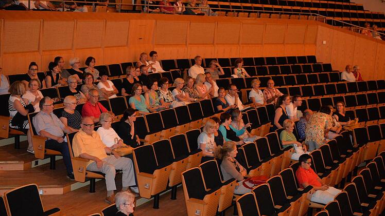 90 Leser verfolgten die Probe in der Konzerthalle. Foto: Ronald Rinklef