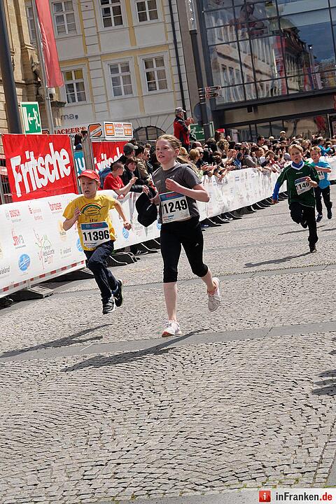 Weltkulturerbelauf 2017 in Bamberg: Der Zieleinlauf am Maxplatz