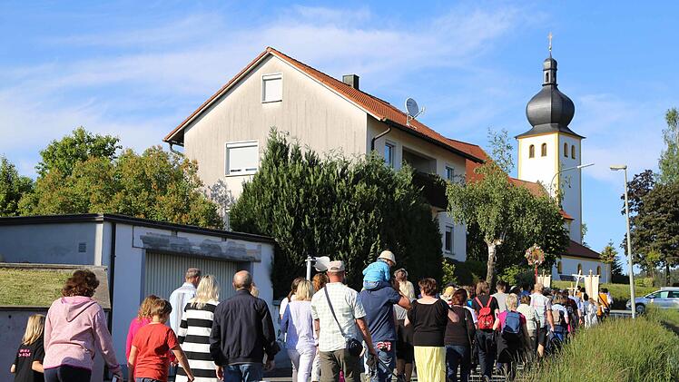 Die Kirche "Maria Schnee" in Bärnfels erwartet die Pilger. Foto: Franz Galster