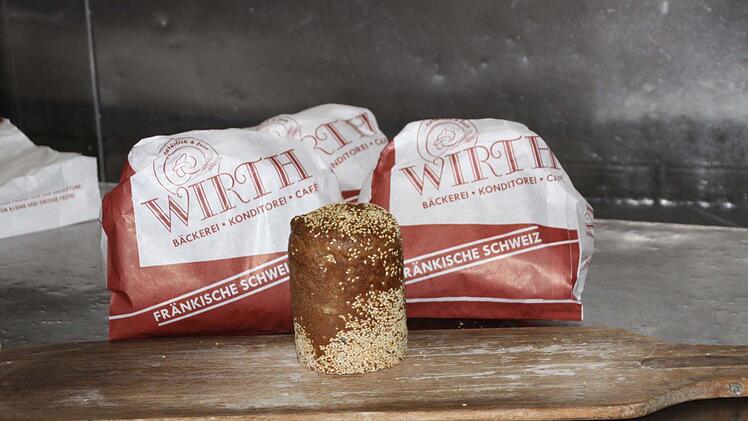 Das Brot: rund ein Pfund schwer bestehend aus Hirse, Buchweizen und Dinkel Vollkornmehl Foto: Reinhard Löwisch