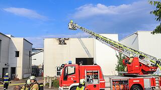 Brand in Lagerhalle in Bamberg
