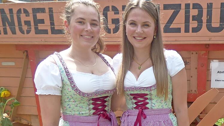 Josefa Köhler und ihre Schwester Theresa sind die ersten Models für den geplanten Bauernkalender.