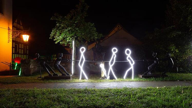 Figuren am Kirchenplatz Birgit Jentsch/herzolife (5), Dieter Hagen (3)