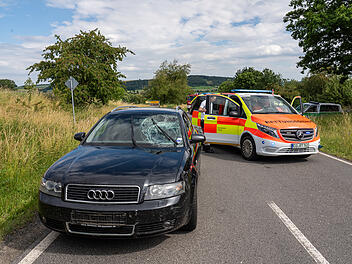 Radfahrer &uuml;bersieht Auto im Kreis Ha&szlig;berge - Mann stirbt noch an Unfallstelle