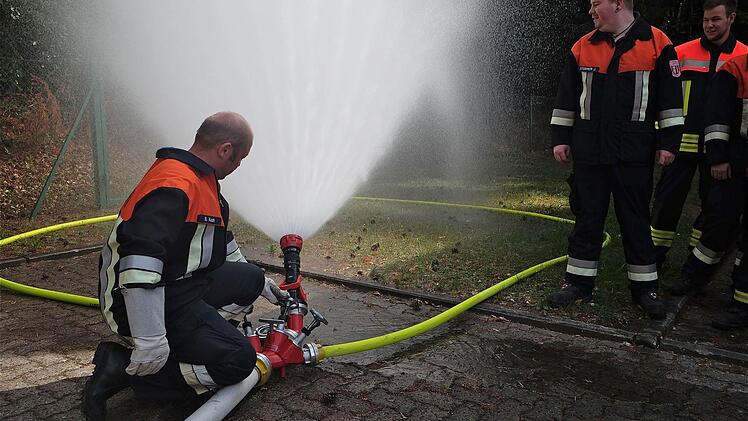 Maschinisten-Ausbildung des Kreisfeuerwehrverbandes im Atemschutzzentrum Oberthulba   Foto: Gerd Schaar