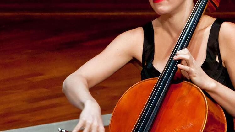 Lydia Shelley am CelloFoto: Jochen Berger
