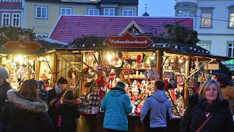 Impressionen von der Eröffnung des Coburger Weihnachtsmarktes. Foto: Ronald Rinklef
