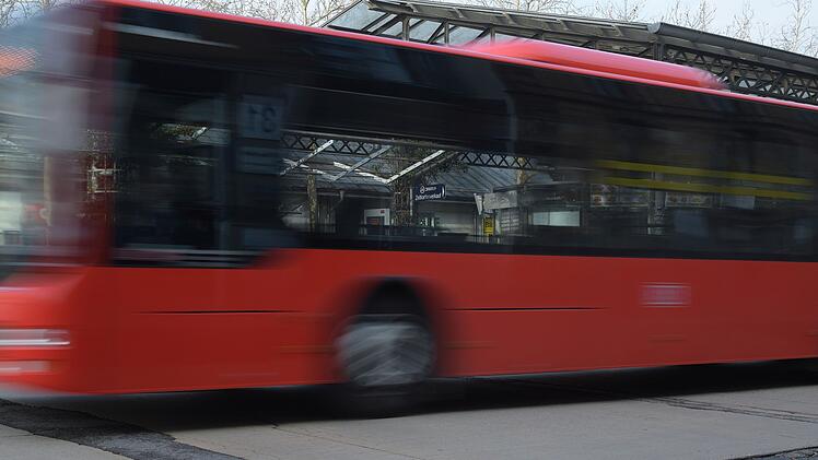 AdobeStock_Bus