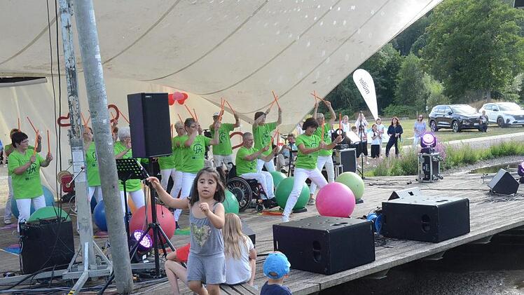 Drums Alive mit Sportgruppe "Gemeinsam gegen Krebs".
