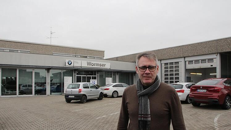Bernd Niocol ist seit 20 Jahren bei BMW-Wormser und seit 16 Chef der Autohäuser. Die Zentrale in Herzogenaurach  wurde 1979 gebaut und hat im kommenden Jahr ausgedient.    Foto: Andreas Dorsch