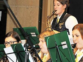 Gekonnt meisterte Tina Müller ihr Solo bei dem Stück "Music" von John Miles. Foto: Manfred Werner