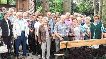 Senioren der Pfarreiengemeinschaft erklimmen Baumwipfelpfad