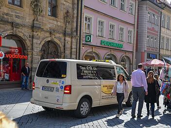 Taxis dürfen wieder gehbehinderte Patienten in die Innenstadt zum Arzt fahren: Der Stadtrat hat der Änderung der Fußgängerbereich-Satzung zugestimmt. Foto: Ronald Rinklef