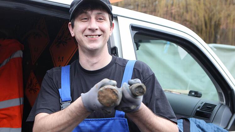 Sprengmeister Michael Weiß und sein Kollege Tobias Oelsner benötigten 52 Minuten für die Entschärfung der Fliegerbombe in Nürnberg. Fotos: News5 / Buerkel