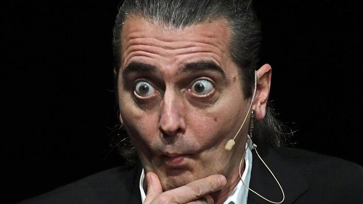 Hagen Rether bei seinem Gastspiel im Coburger Kongresshaus.Foto: Jochen Berger