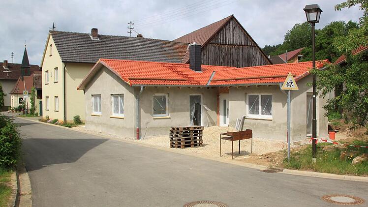 Fast fertig ist das neue Dorfgemeinschaftshaus in Kümmel. Fotos: Matthias Einwag