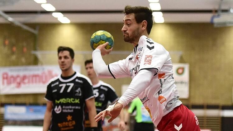 Vor einem richtungsweisenden Spiel stehen Felix Wolf (beim Wurf) und der HSC Bad Neustadt-Rhön am Samstag gegen die SG Bruchköbel.  Anand Anders