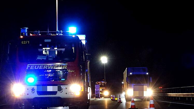 Lastwagen erfasst Fu&szlig;g&auml;nger auf der A3: 55-J&auml;hriger verstirbt an Unfallstelle